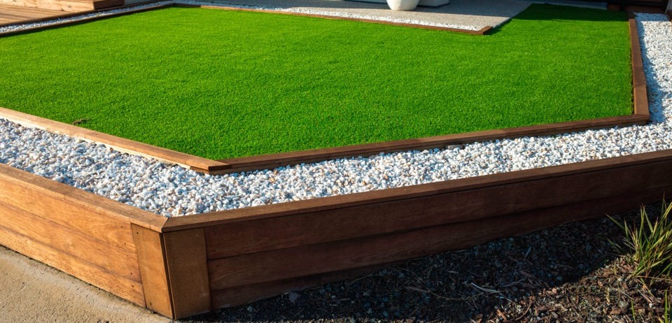 Grama Sintética: Praticidade e Versatilidade com Casas Leo