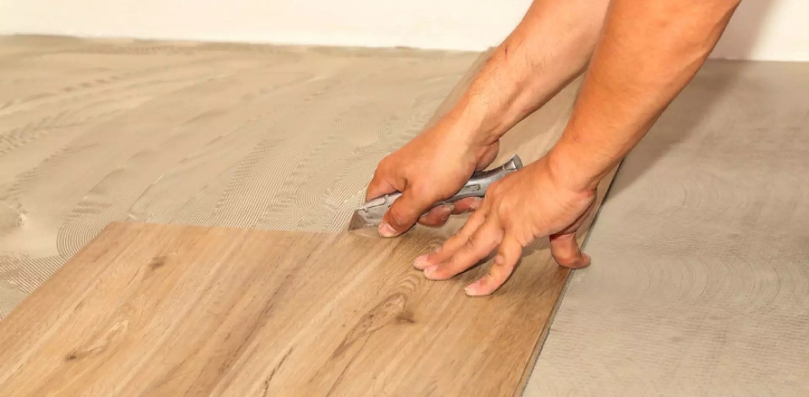 Instalação de Piso Vinílico: Passo a Passo para um Acabamento Perfeito